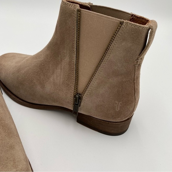 Frye Ash Leather Suede Carly Zip Slip On Ankle Boot Booties Shoes Size 8.5 NWOT - Picture 2 of 9